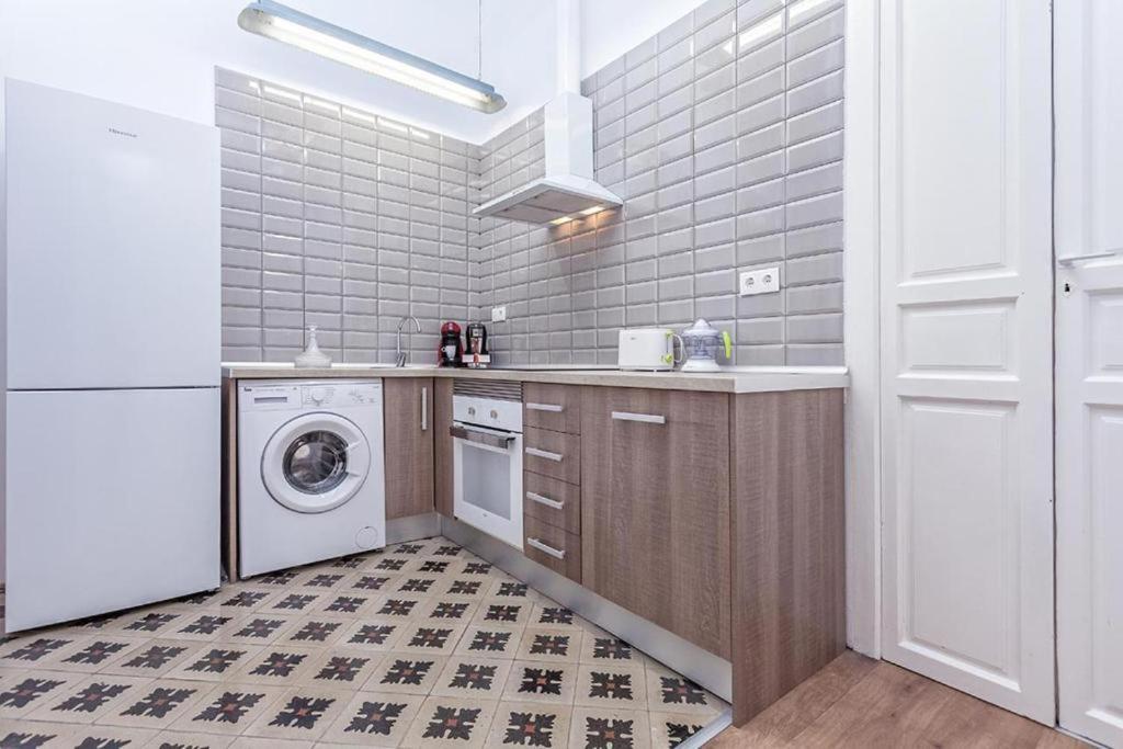 Apartamentos Teatro Аликанте Екстериор снимка